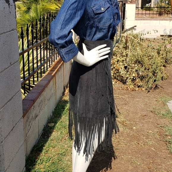 Outlaws 100%‎ Silk Skirt - Picture 2 of 5